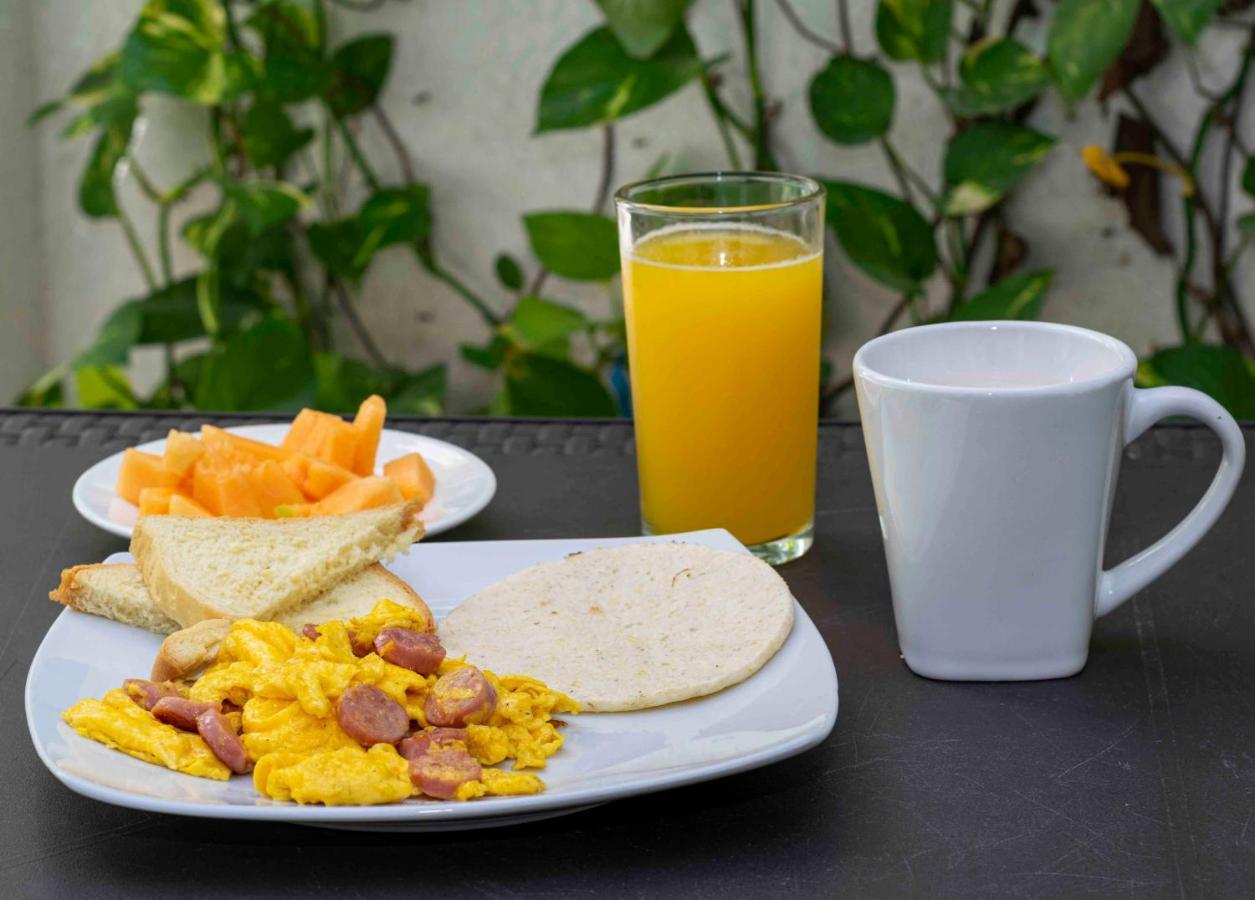 Hotel El Olimpo ซันตามาร์ตา ภายนอก รูปภาพ